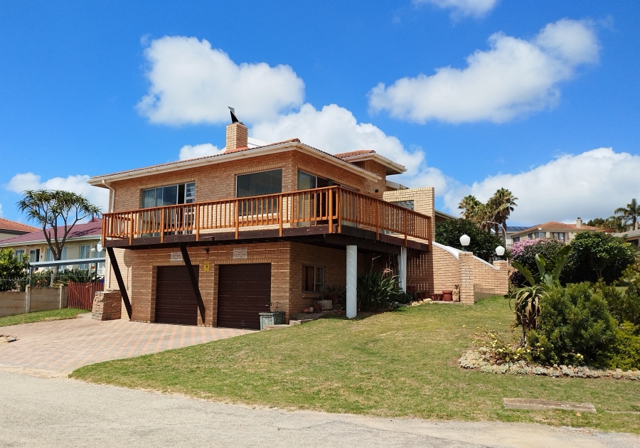 3 Bedroom Property for Sale in Wavecrest Eastern Cape